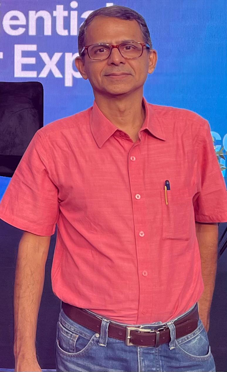 Portrait of Bryan Aroz