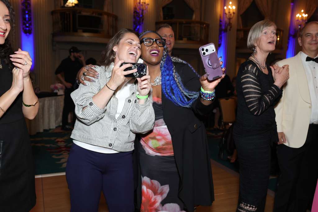 Live entertainment at a World Brain Mapping Foundation event
